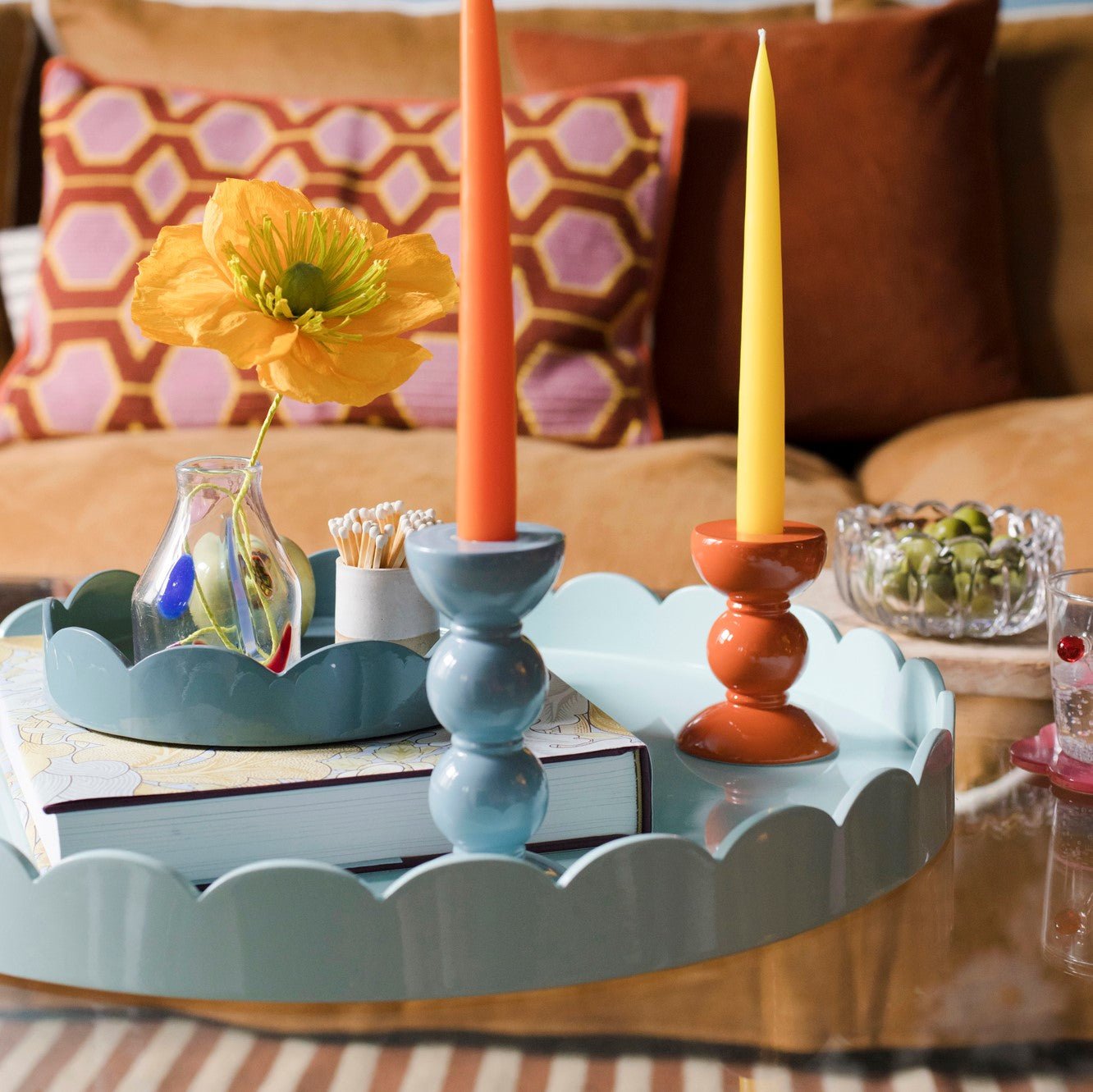 Eau De Nil Round Medium Lacquered Scallop Tray - Addison Ross Ltd UK