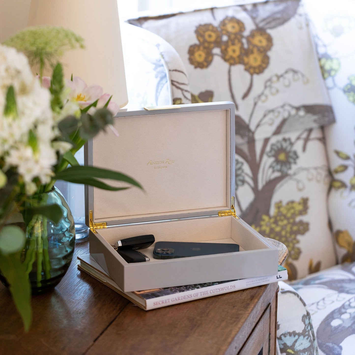 Large Chiffon Lacquer Box With Gold - Addison Ross Ltd UK