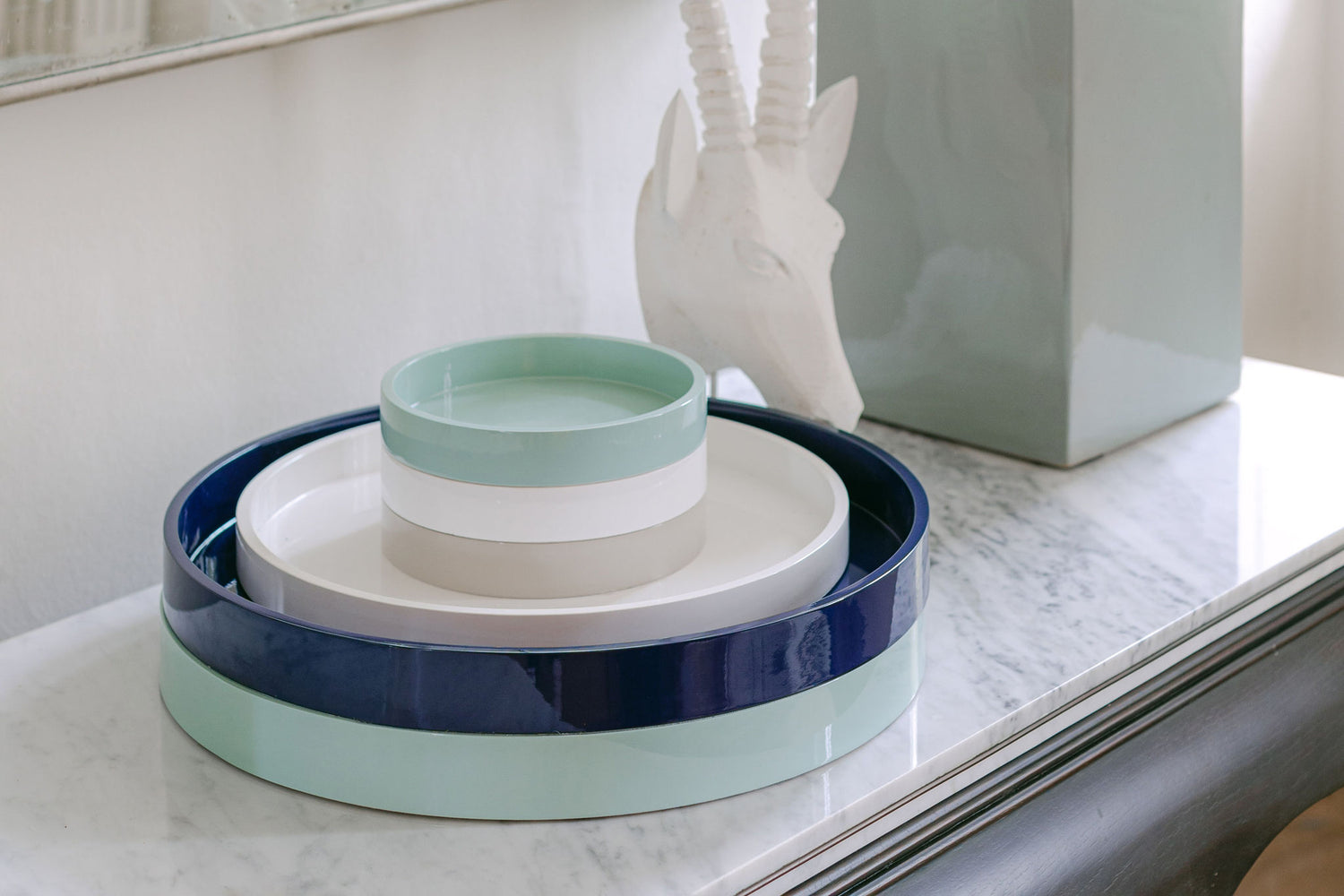 Round Trays | Addison Ross Ltd UK