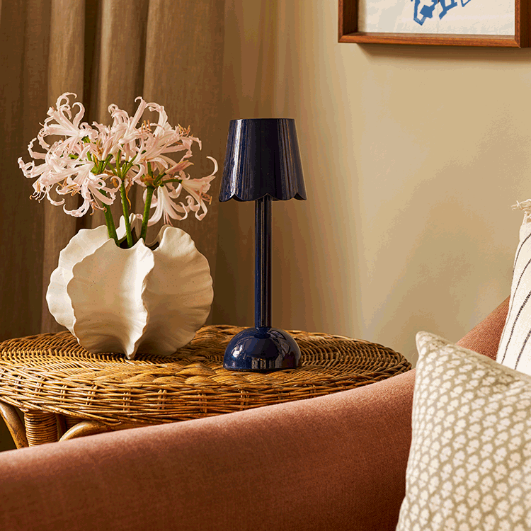 Navy Scallop Rechargeable LED Lamp